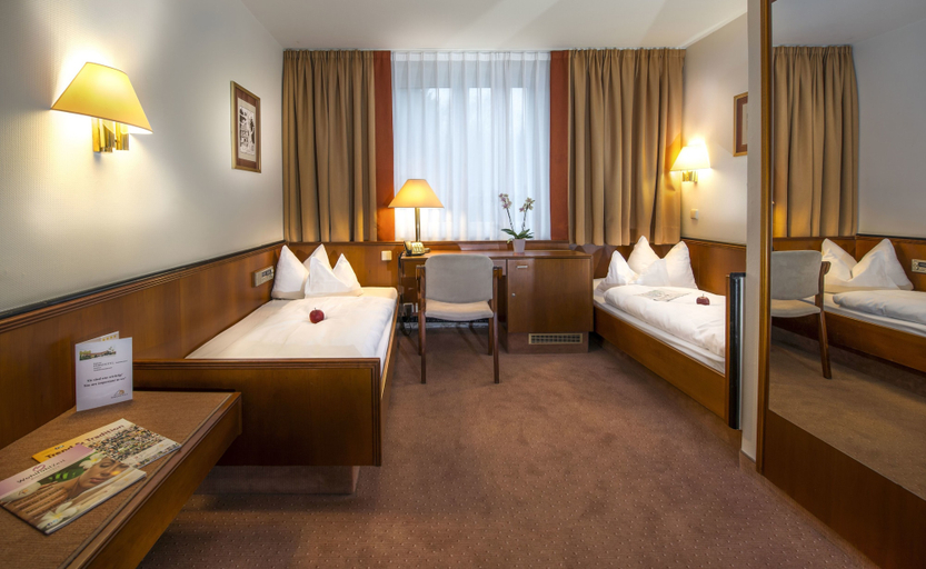 Bedroom 3, Parkhotel Stadtallendorf, Marburg-Biedenkopf