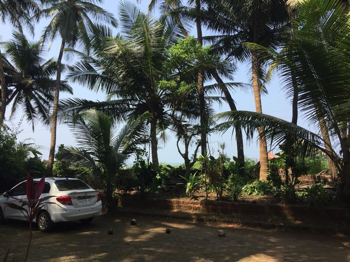 Others 5, Nimmu House, Uttara Kannada