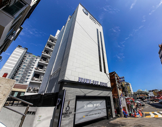 Exterior & Views 2, Brown Dot Hotel Nampo Chungmu, Jung