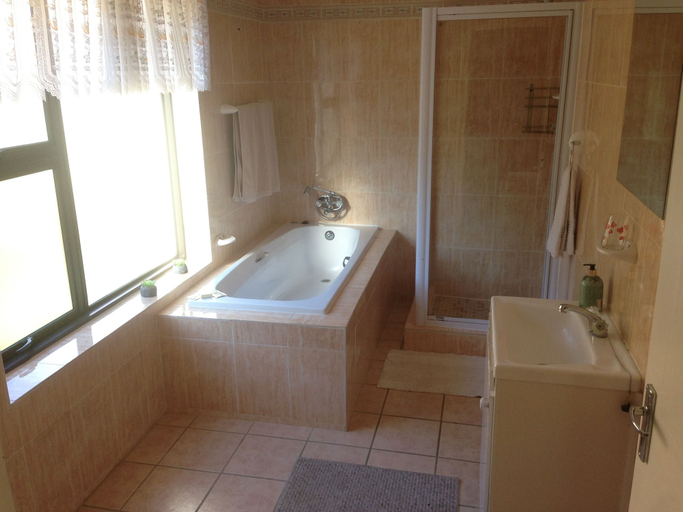Bathroom 4, Helderberg Guesthouse, City of Cape Town