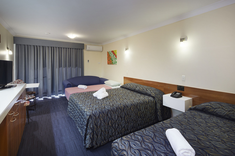 Bedroom 3, Windsor Lodge Como, Perth