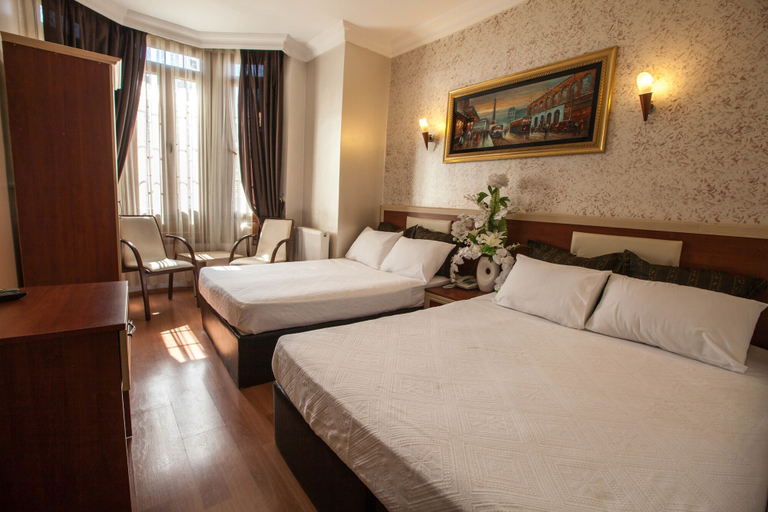 Bedroom 4, Grand Hotel Palmiye, Beyoğlu