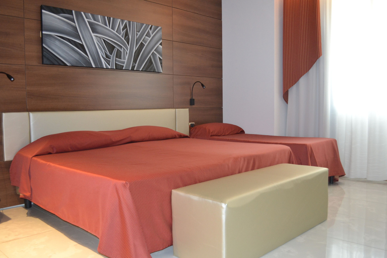 Bedroom 3, Family Hotel, Salerno