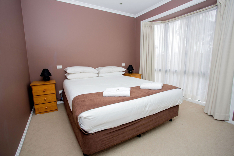 Bedroom 4, BIG4 Traralgon Park Lane Holiday Park, Latrobe - Traralgon