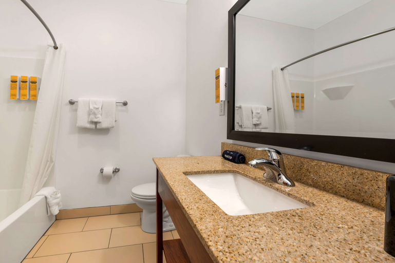 Bathroom 4, Best Western Plus Covered Bridge Inn, Clay