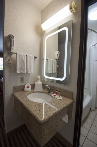 Bathroom 4, Quality Inn Wenatchee/Leavenworth, Chelan