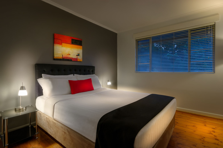 Bedroom 2, Crest on Barkly Serviced Apartments, Melbourne