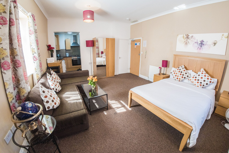 Bedroom 3, Ilford Central Luxury Apartments, London
