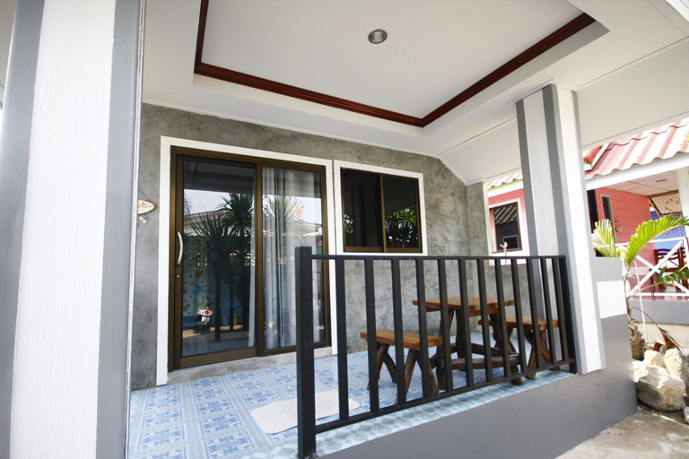 Exterior & Views 2, Poopreaw Resort, Pattaya