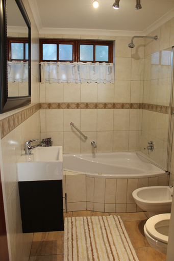 Bathroom 5, Villa Stella, Ekurhuleni
