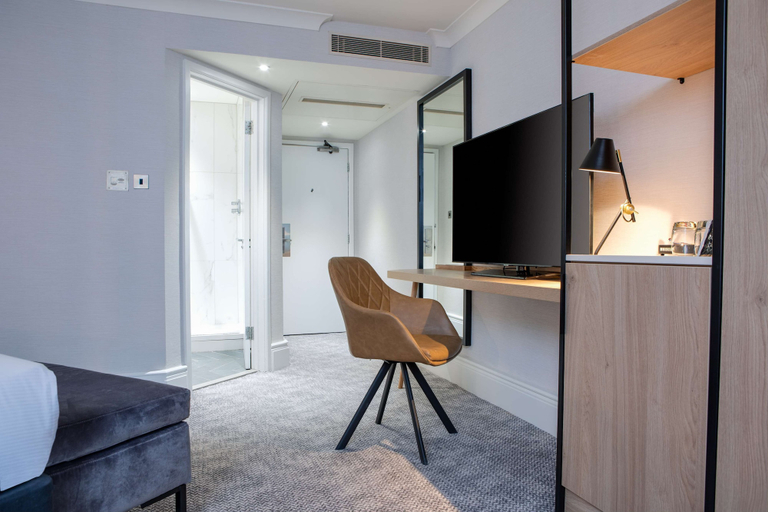 Bedroom 5, DoubleTree by Hilton London Elstree, Hertfordshire