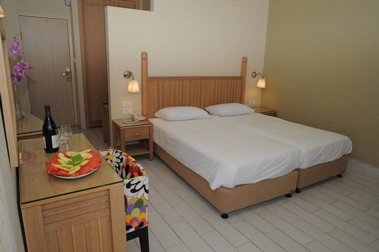 Bedroom 2, Sea Park Hotel Netanya