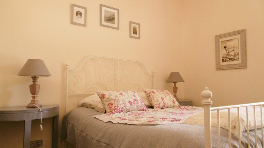 Bedroom 2, Les Luz Chambres d'hôtes, Gironde