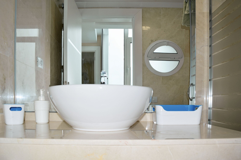 Bathroom 5, La Volpe Rossa, Las Palmas