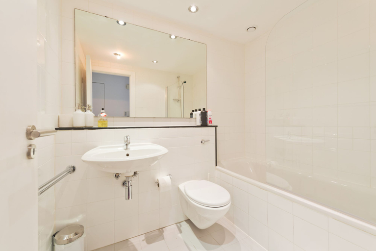 Bathroom, Birch at Clarion Quay, Dublin