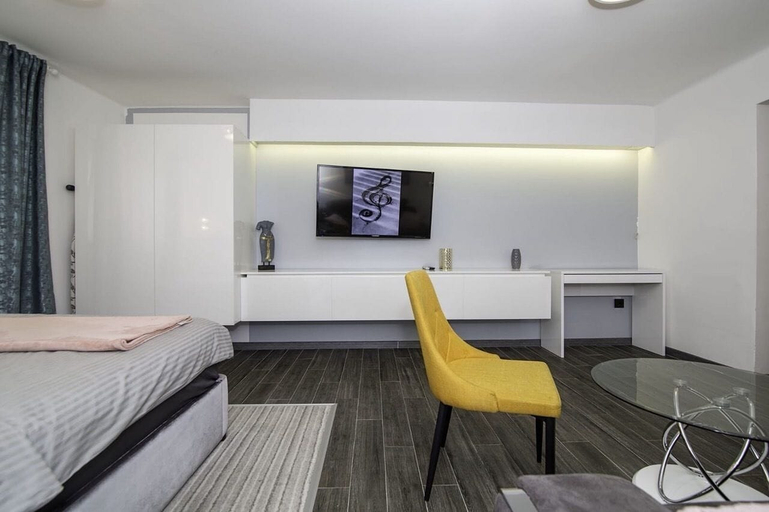 Bedroom 2, Beo-River White, Belgrade