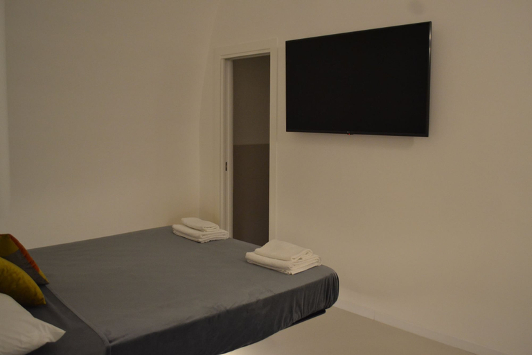 Bedroom 4, Corte Cairoli B&B and Suite, Bari