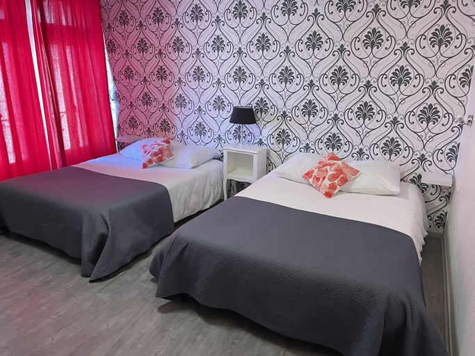 Bedroom 4, Au Chapon Fin, Vienne