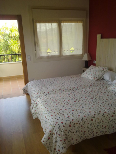Bedroom 2, hotel casa los Abetos, Asturias