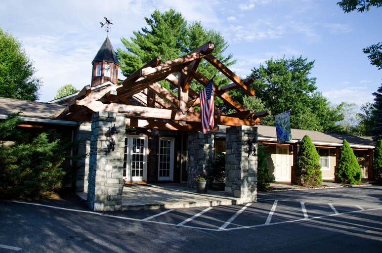 The Village Inn, Watauga