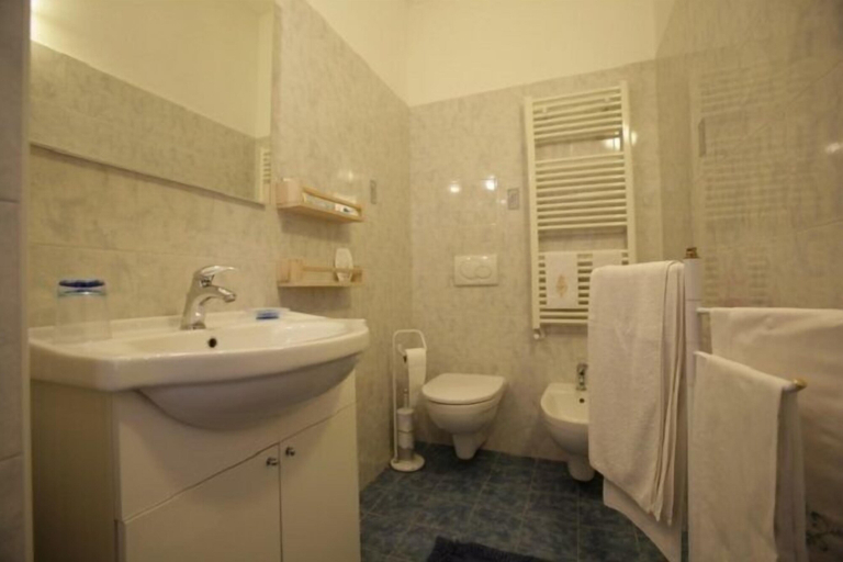 Bathroom, Agriturismo Villa Bardi struttura con camere vista mare, Genova