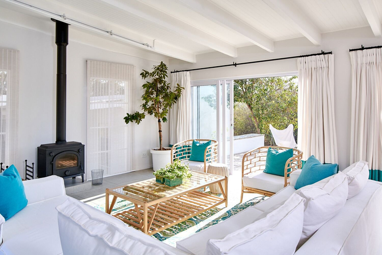 Others 4, White Light The Rooms - Adults Only, West Rand