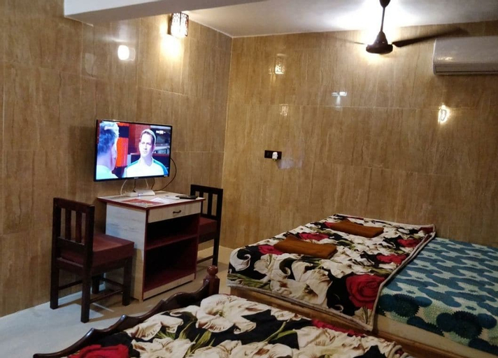 Bedroom 4, Rajalakshmi Guest House, Kancheepuram