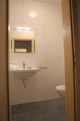 Bathroom 3, Der Ulmenhof, Gmunden