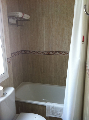 Bathroom 5, Hotel Pipo, Pontevedra