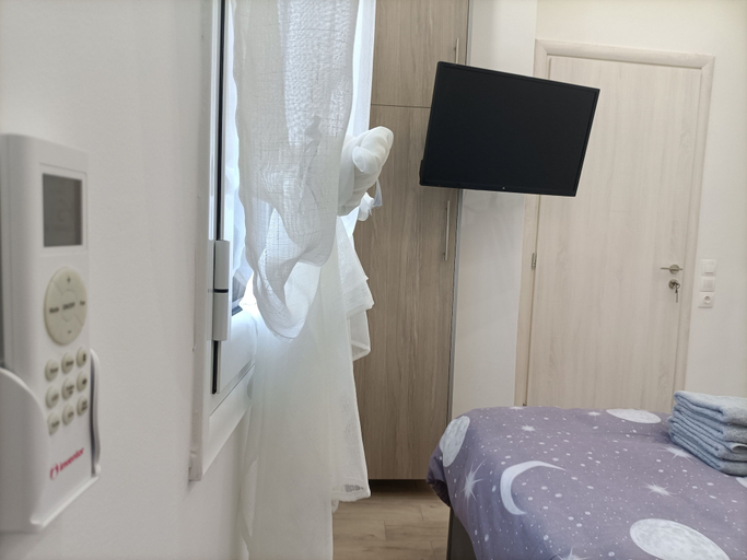 Room 2, Beautiful Pedestrian, Attica