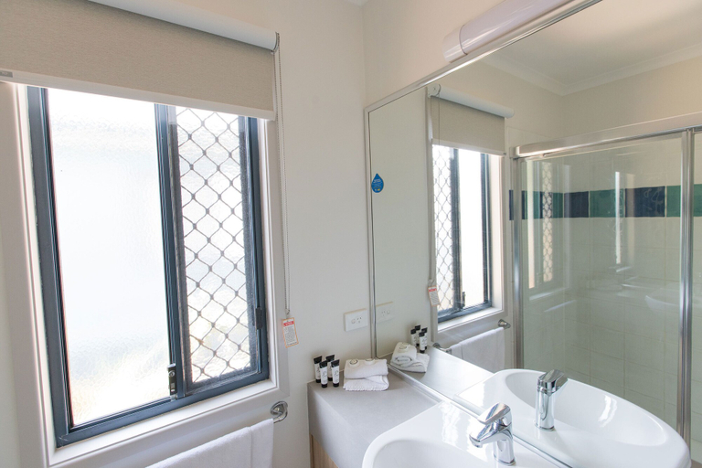 Bathroom, Jacobs Well Tourist Park, Gold Coast