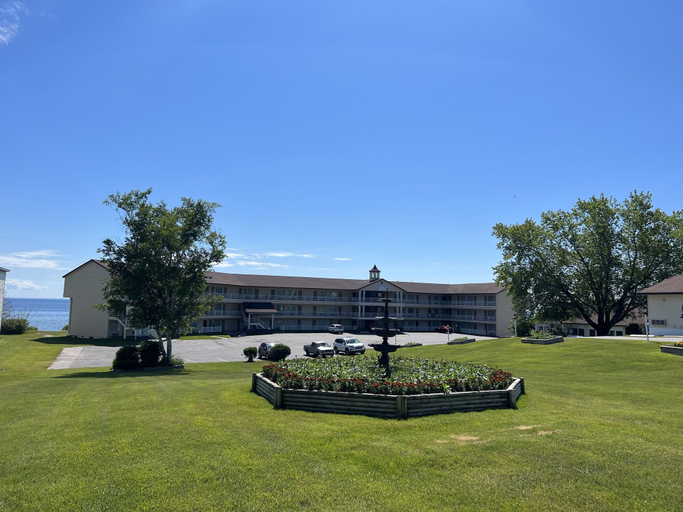 Exterior & Views 2, Quality Inn Lakefront, Mackinac