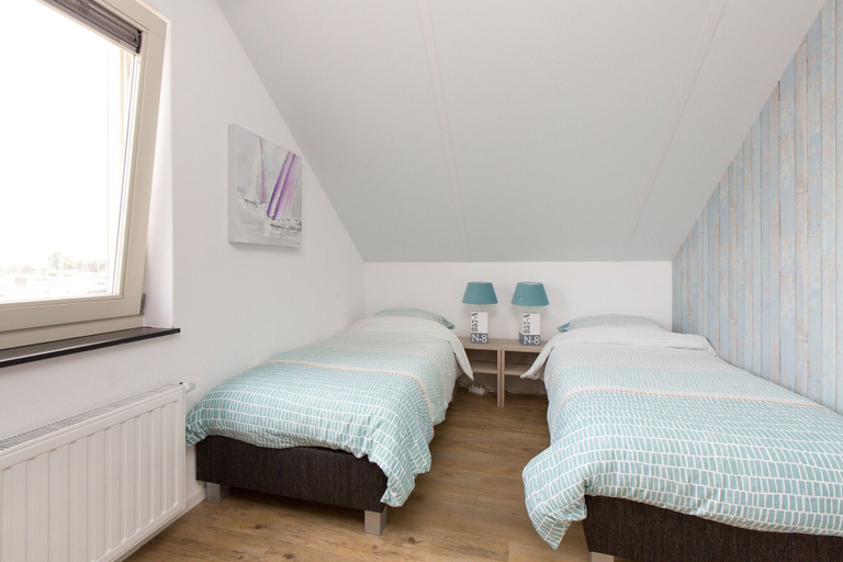 Bedroom 2, Recreatiepark Tusken de Marren, Boarnsterhim