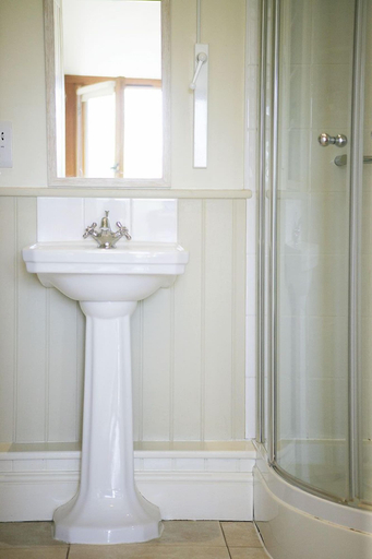 Bathroom 3, Chestnut Lodge, East Sussex