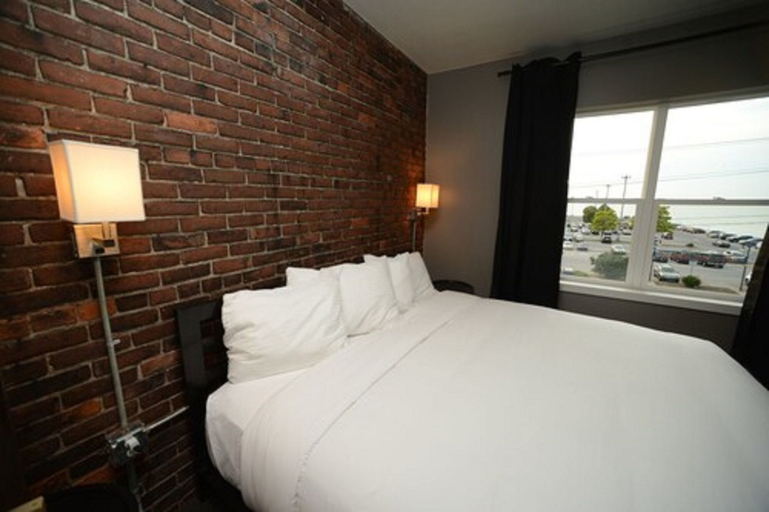 Bedroom 3, Hotel Kilbourne Downtown Sandusky, Erie