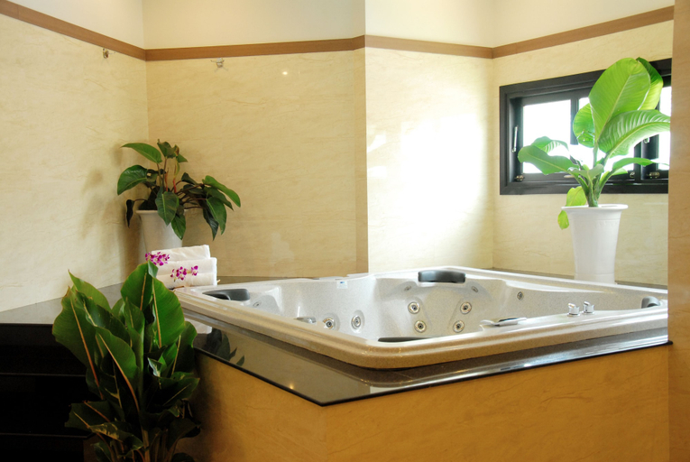 Bathroom 4, Forever Green Resort, Châu Thành