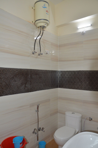 Bathroom 3, Hotel Kunti International, Lucknow