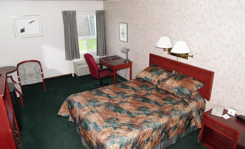 Bedroom 3, The Burntwood Hotel, Division No. 22