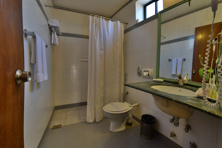 Bathroom 3, Pride Sun Village Resort & Spa, North Goa