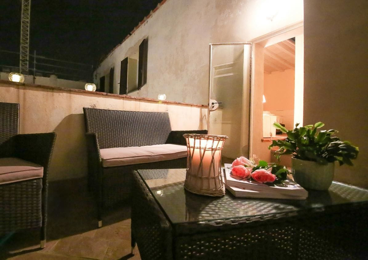 Others 5, Ricasoli Terrace, Florence
