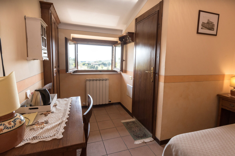 Bedroom 4, La Piaggia, Perugia