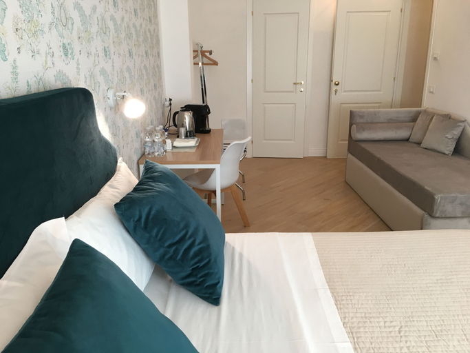 Bedroom 3, Affreschi a San Pietro, Roma