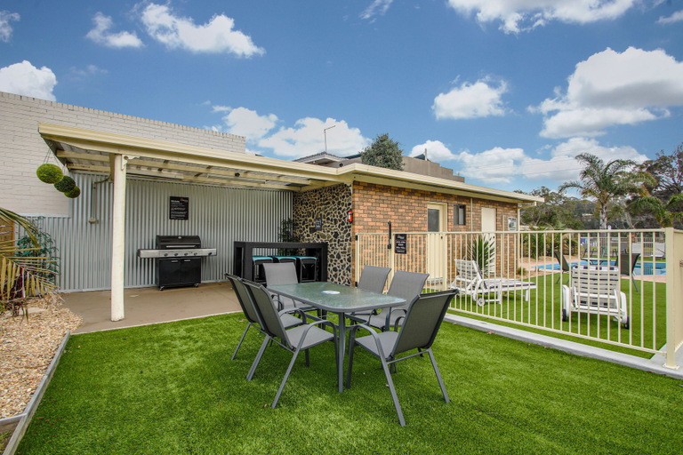 Exterior & Views 2, Hybiscus Waterfront Apartments, E. Gippsland - Bairnsdale