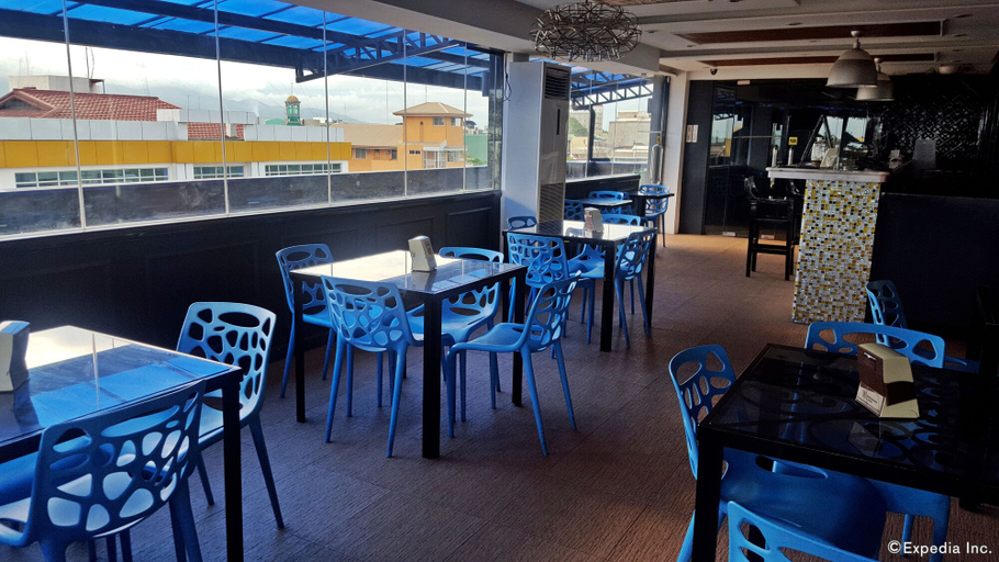 Food & Drinks 5, C & L Suites Inn, Dumaguete City