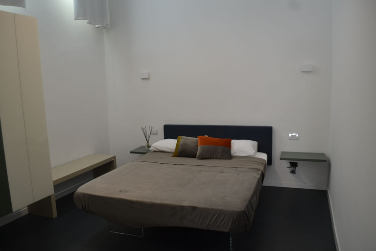 Bedroom 3, Corte Cairoli B&B and Suite, Bari