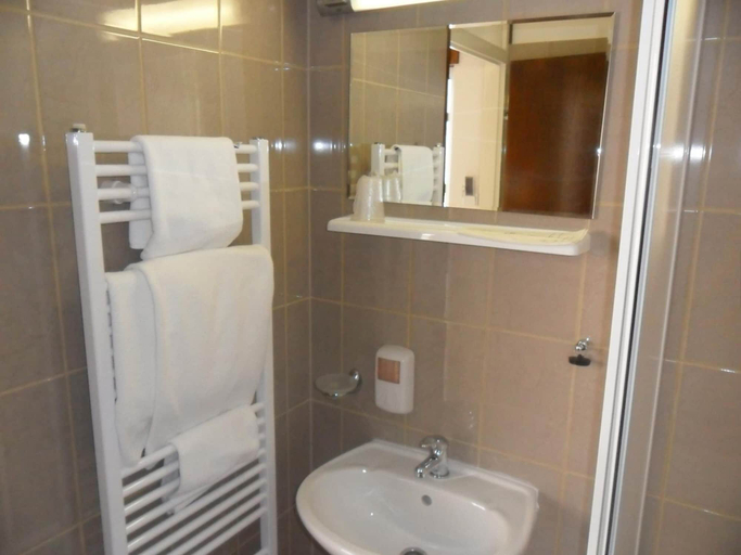 Bathroom 4, Hotel Ballet School, Kaštela