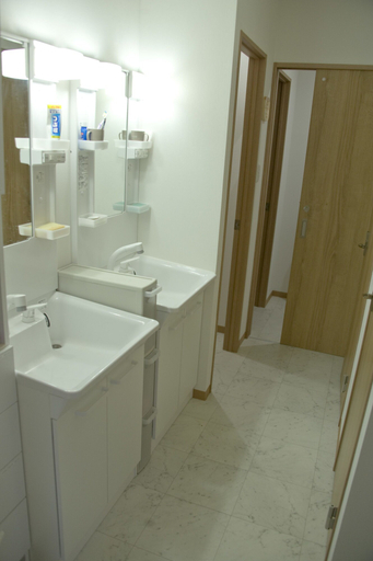 Bathroom 5, Umbrella House Osaka - Hostel, Osaka
