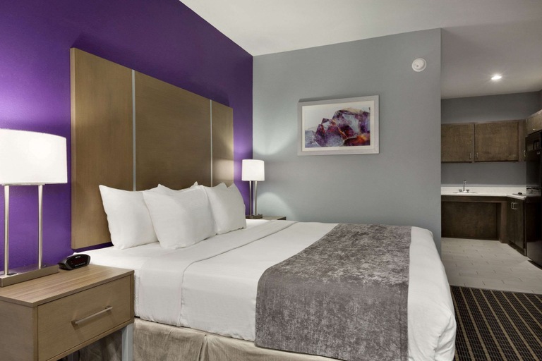Bedroom 3, Days Inn by Wyndham Odessa, Ector