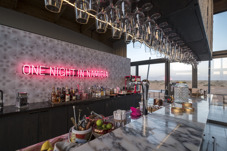 Food & Drinks