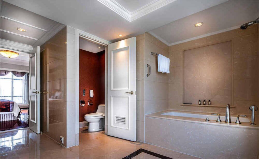 Bathroom 5, Kunming Green Lake Hotel, Kunming